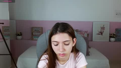 Liseth Fox online show from 12-14-24, 12:55