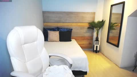 Liseth Fox online show from 02-25-25, 11:11