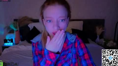 Snapshot of lissa_kitsune chatting on 04-27-26, 01:03 Lissa online show from 04-27-26, 01:03