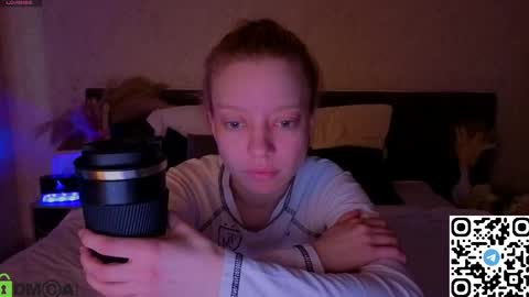 Snapshot of lissa_kitsune chatting on 04-28-26, 01:37 Lissa online show from 04-28-26, 01:37