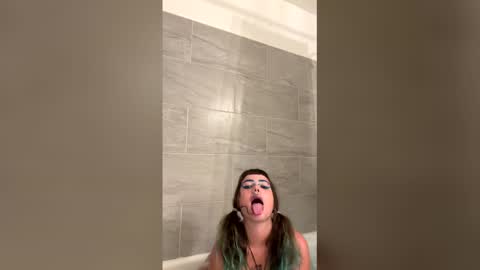 Snapshot of lissylou123 chatting on 04-07-26, 06:41 lissylou123 online show from 04-07-26, 06:41