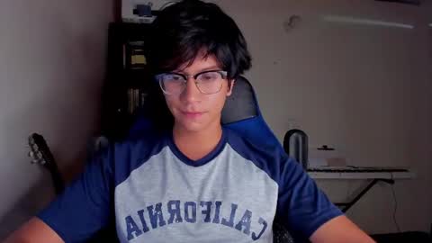 Snapshot of literateboy chatting on 06-28-26, 01:33 Literateboy online show from 06-28-26, 01:33