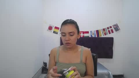 Snapshot of little18doll chatting on 07-17-26, 10:47 little18doll online show from 07-17-26, 10:47