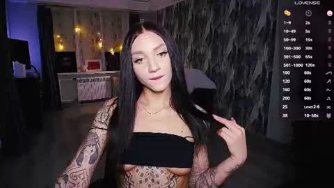 Snapshot of little_birdy chatting on 06-16-26, 06:43 Birdy online show from 06-16-26, 06:43