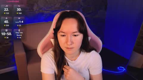 Snapshot of little_doll_meow chatting on 03-31-26, 02:02 Alexandra online show from 03-31-26, 02:02