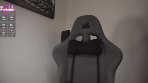 Snapshot of little_eli chatting on 11-24-25, 07:13 Help me reach 100 likes online show from 11-24-25, 07:13