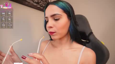 Snapshot of little_eli chatting on 01-07-26, 07:16 Help me reach 100 likes online show from 01-07-26, 07:16