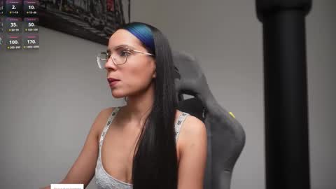 Snapshot of little_eli chatting on 02-02-26, 07:12 Help me reach 100 likes online show from 02-02-26, 07:12