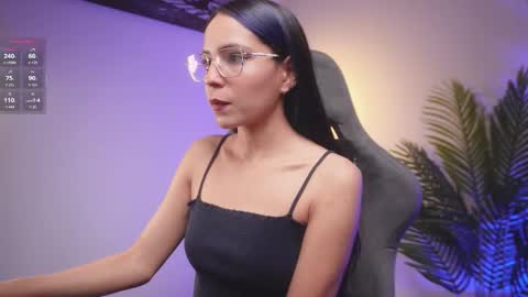 Snapshot of little_eli chatting on 02-23-26, 07:11 Help me reach 100 likes online show from 02-23-26, 07:11