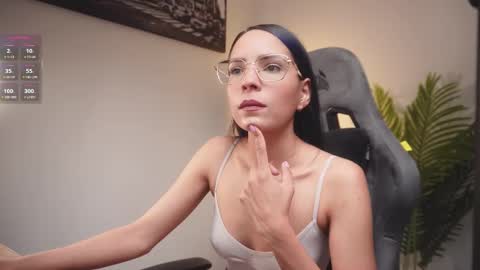 Snapshot of little_eli chatting on 03-02-26, 07:10 Help me reach 100 likes online show from 03-02-26, 07:10