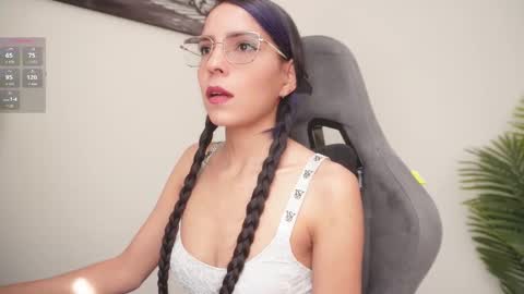 Snapshot of little_eli chatting on 03-11-26, 07:31 Help me reach 100 likes online show from 03-11-26, 07:31