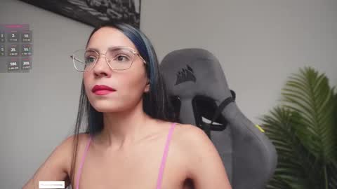 Snapshot of little_eli chatting on 03-18-26, 07:06 Help me reach 100 likes online show from 03-18-26, 07:06