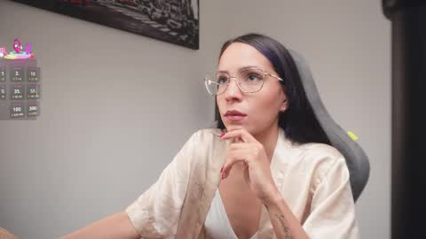 Snapshot of little_eli chatting on 03-31-26, 07:14 Help me reach 100 likes online show from 03-31-26, 07:14