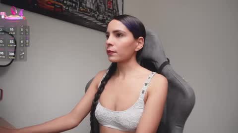 Snapshot of little_eli chatting on 04-10-26, 07:40 Help me reach 100 likes online show from 04-10-26, 07:40