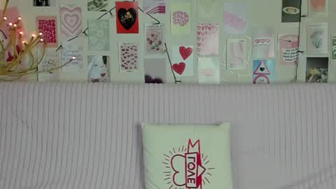 Snapshot of little_radiant_sun chatting on 07-16-26, 07:47 Kriss online show from 07-16-26, 07:47