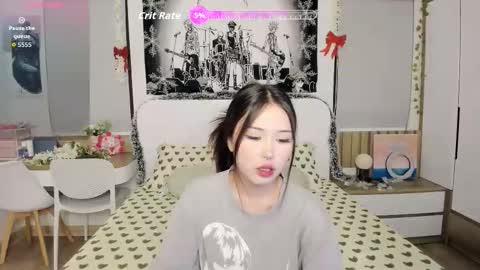 Snapshot of little_yena chatting on 01-05-26, 08:56 Yena and Gabby online show from 01-05-26, 08:56