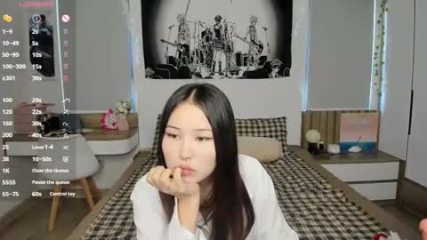 Snapshot of little_yena chatting on 02-25-26, 06:12 Yena and Gabby online show from 02-25-26, 06:12