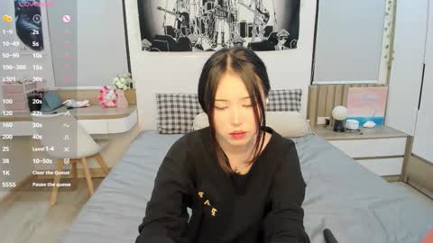 Yena and Gabby online show from 03-12-26, 08:37