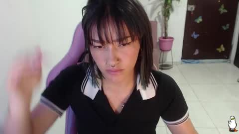 Snapshot of littleangelx_m chatting on 04-23-26, 08:55 Daniela online show from 04-23-26, 08:55
