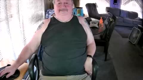 Snapshot of littled83057 chatting on 07-19-26, 04:33 Littled83057 online show from 07-19-26, 04:33