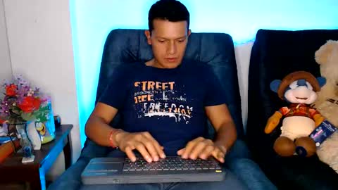 Snapshot of littledicklatin chatting on 06-09-26, 02:45 Manu online show from 06-09-26, 02:45