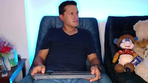 Snapshot of littledicklatin chatting on 06-14-26, 02:20 Manu online show from 06-14-26, 02:20