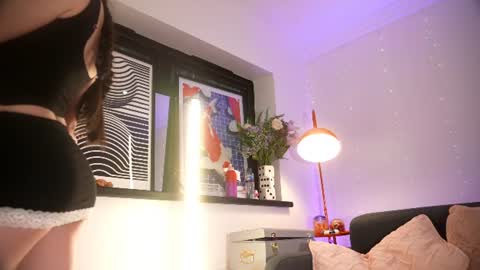 Snapshot of littlee33 chatting on 07-03-26, 08:26 Emily Hill online show from 07-03-26, 08:26