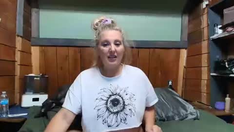 lisanixs online show from 04-02-26, 05:21