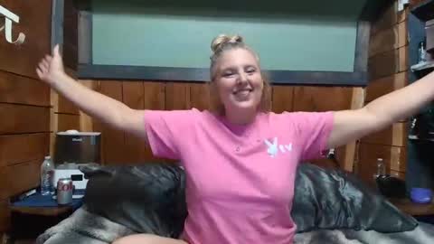 lisanixs online show from 05-17-26, 02:42
