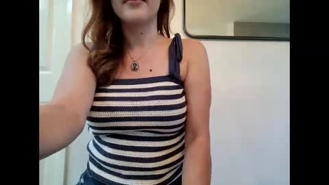 Snapshot of littlered_6969 chatting on 06-09-26, 09:59 littlered_6969 online show from 06-09-26, 09:59