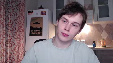 Snapshot of littlesadcabbage chatting on 01-08-26, 06:43 Sonnenschein online show from 01-08-26, 06:43