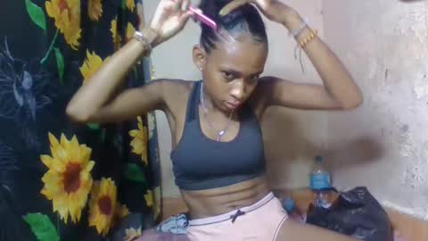 Snapshot of littleyanah chatting on 02-08-26, 07:34 yanah online show from 02-08-26, 07:34