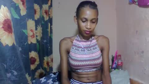 Snapshot of littleyanah chatting on 02-14-26, 11:51 yanah online show from 02-14-26, 11:51