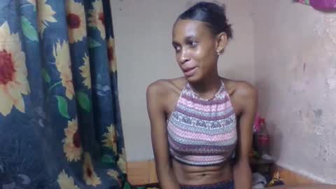 Snapshot of littleyanah chatting on 02-19-26, 08:32 yanah online show from 02-19-26, 08:32