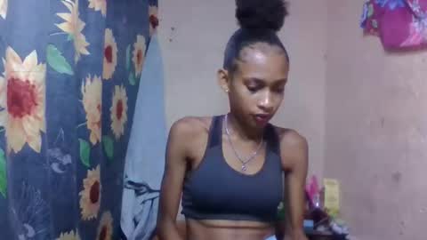 Snapshot of littleyanah chatting on 03-12-26, 09:26 yanah online show from 03-12-26, 09:26