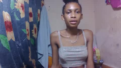 Snapshot of littleyanah chatting on 03-16-26, 07:29 yanah online show from 03-16-26, 07:29