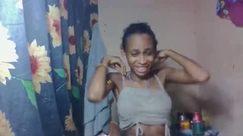 Snapshot of littleyanah chatting on 03-21-26, 09:25 yanah online show from 03-21-26, 09:25