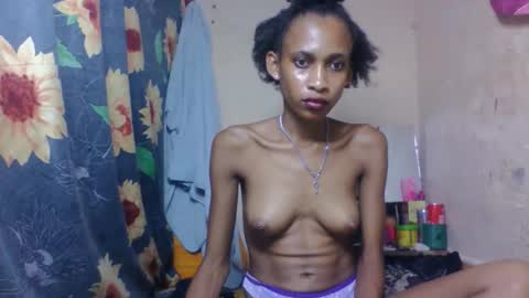 Snapshot of littleyanah chatting on 03-24-26, 07:41 yanah online show from 03-24-26, 07:41