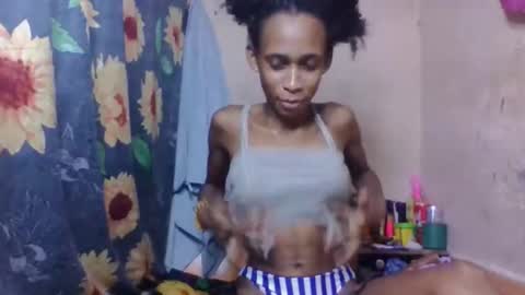 Snapshot of littleyanah chatting on 03-26-26, 10:21 yanah online show from 03-26-26, 10:21