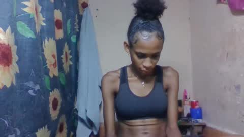 Snapshot of littleyanah chatting on 03-30-26, 06:31 yanah online show from 03-30-26, 06:31