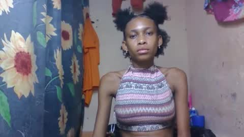 Snapshot of littleyanah chatting on 04-06-26, 06:09 yanah online show from 04-06-26, 06:09