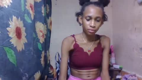 Snapshot of littleyanah chatting on 04-07-26, 05:35 yanah online show from 04-07-26, 05:35