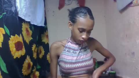 Snapshot of littleyanah chatting on 04-09-26, 06:24 yanah online show from 04-09-26, 06:24