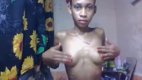 Snapshot of littleyanah chatting on 04-10-26, 06:40 yanah online show from 04-10-26, 06:40