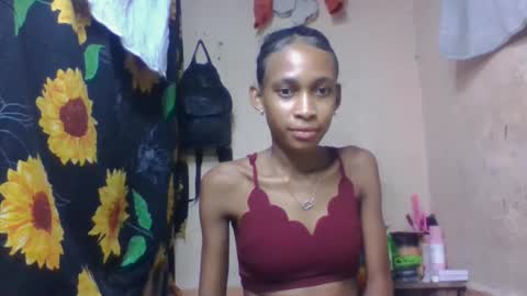 Snapshot of littleyanah chatting on 04-10-26, 06:45 yanah online show from 04-10-26, 06:45