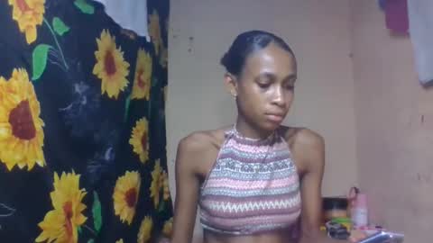 Snapshot of littleyanah chatting on 04-11-26, 01:15 yanah online show from 04-11-26, 01:15