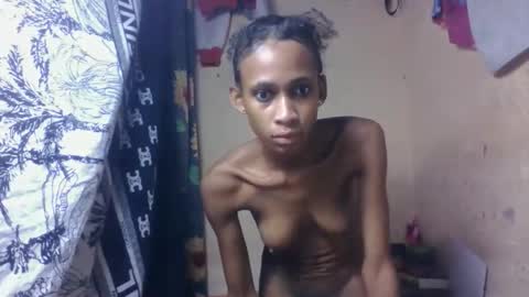 Snapshot of littleyanah chatting on 04-12-26, 02:33 yanah online show from 04-12-26, 02:33