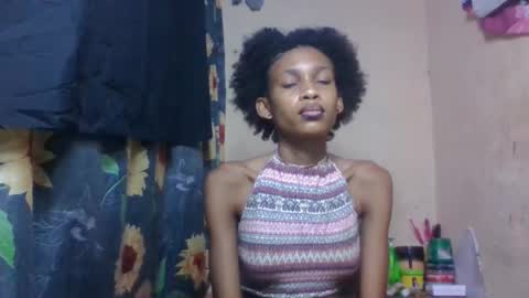 Snapshot of littleyanah chatting on 04-15-26, 06:15 yanah online show from 04-15-26, 06:15