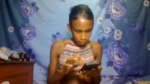 Snapshot of littleyanah chatting on 06-01-26, 06:53 yanah online show from 06-01-26, 06:53