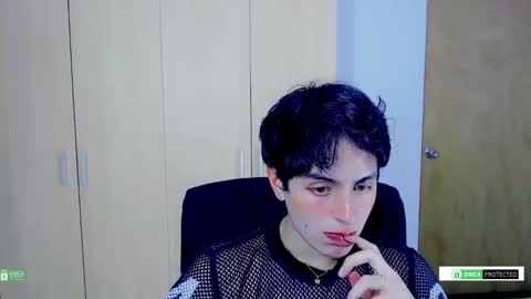 Snapshot of littlezhalem chatting on 11-22-25, 04:33 littlezhalem online show from 11-22-25, 04:33